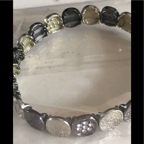 Bundle Sale 3 for $15 | Silver Tone Beaded Stretch Bracelet - Picture 11 of 12
